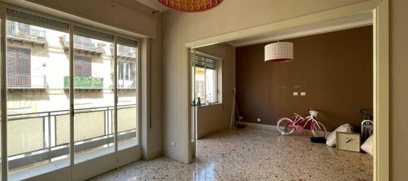 5-salle Appartement à Palermo, Italy No. 7067 3