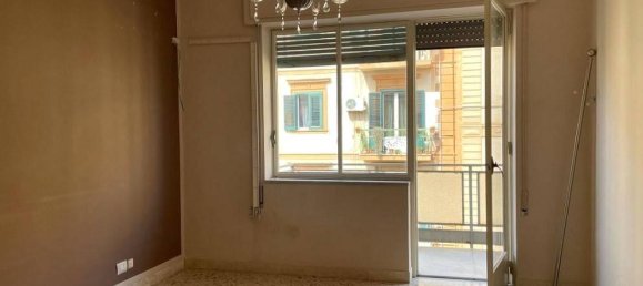 5-salle Appartement à Palermo, Italy No. 7067 9