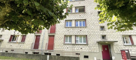 2 Schlafzimmer Wohnung in La Chapelle-Saint-Luc, France, Nr. 53479 5