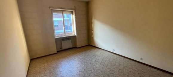 3 rooms Apartment in Alessandria, Italy No. 121706 4
