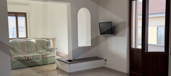 4 rooms Apartment in Avezzano, Italy No. 22992 9