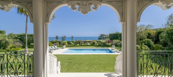 8 bedrooms Villa in Cannes, France No. 104 12