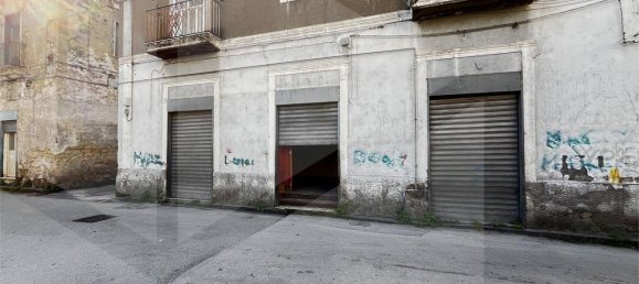 3-Zimmer Gewerbliche Immobilie in Arzano, Italy, Nr. 25365 11