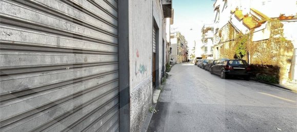 3-Zimmer Gewerbliche Immobilie in Arzano, Italy, Nr. 25365 12