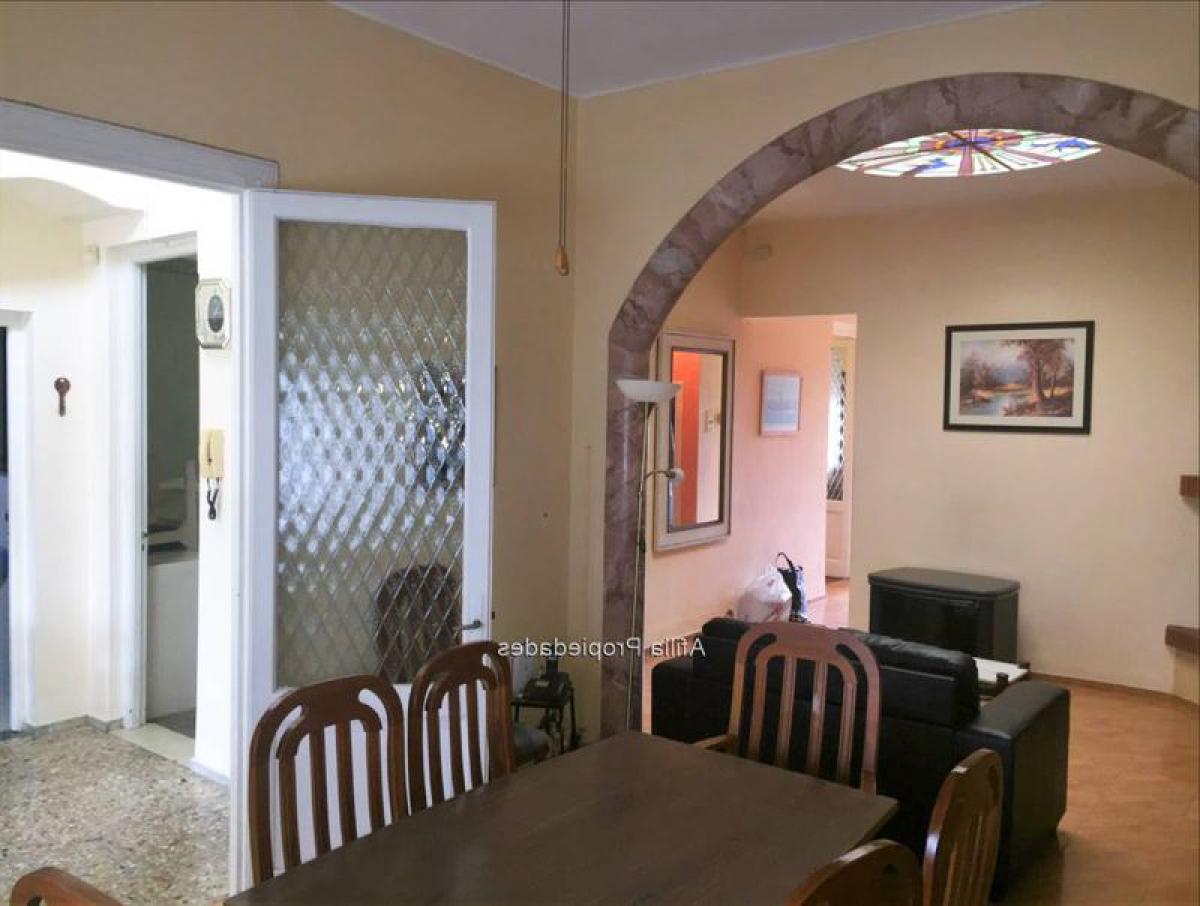 3 bedrooms House in Montevideo, Uruguay No. 12428