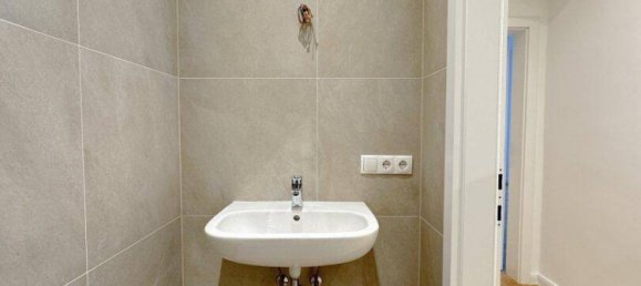 Studio in Rudolfsheim-Funfhaus, Austria No. 173923 6