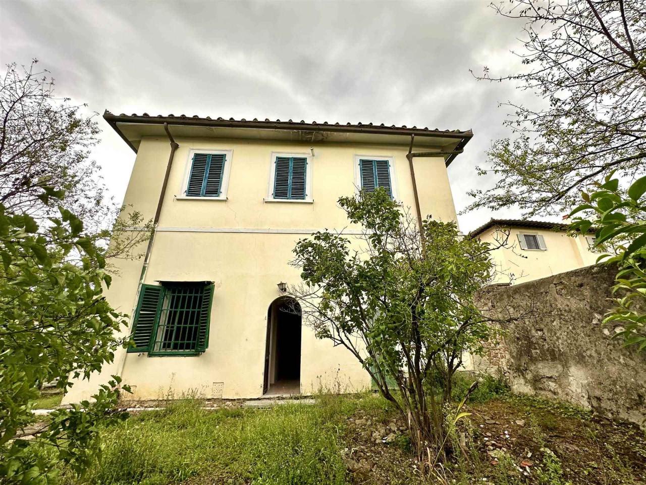 10 rooms Villa in Florence, Italy No. 18723