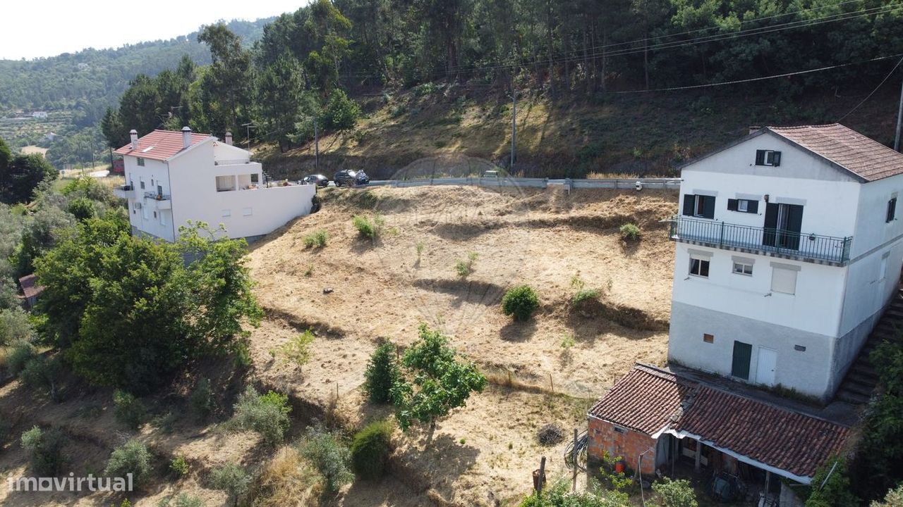 Terrain à Seia, Portugal 903m² No. 219910