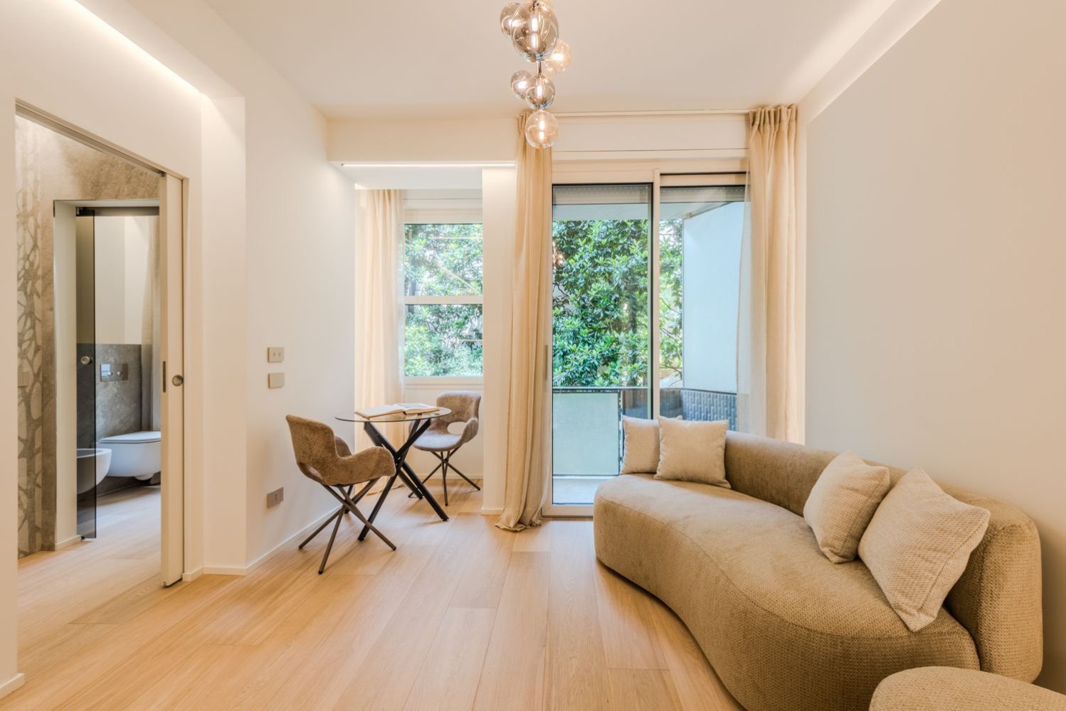 2 bedrooms Apartment in Milan, Italy No. 382354