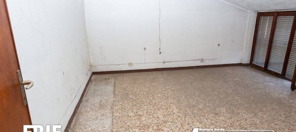 3 Schlafzimmer Wohnung in Saronno, Italy, Nr. 359287 21