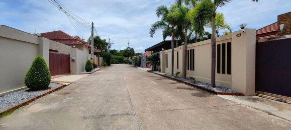 760m² Land in Bang Lamung, Thailand No. 26419 6