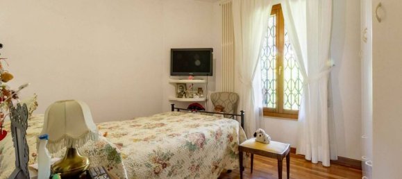 3 bedrooms Apartment in Siena, Italy No. 313194 4