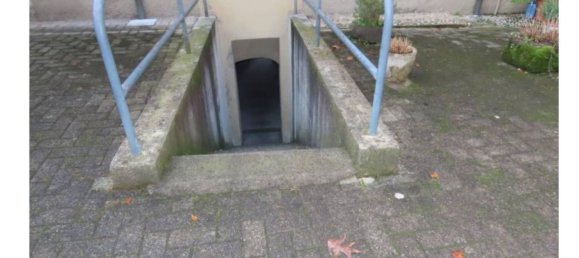 3 rooms Apartment in Sirone, Italy No. 8088 5