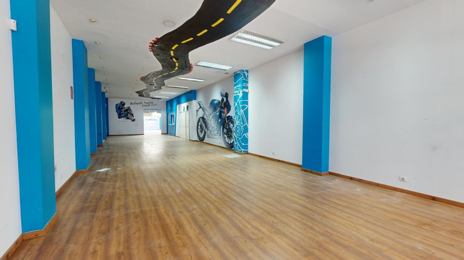  عقار تجاري في Zaragoza, Spain 305متر مربع رقم 65145