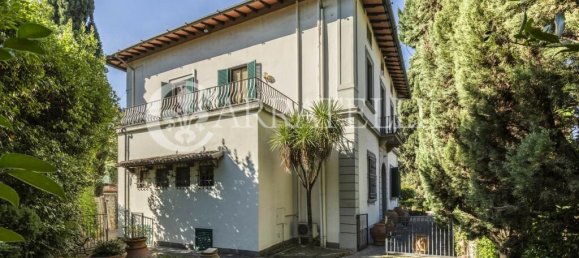 8 bedrooms Villa in Florence, Italy No. 78407 3