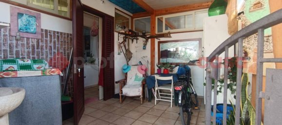 2-salle Appartement à Uggiano la Chiesa, Italy No. 350426 4