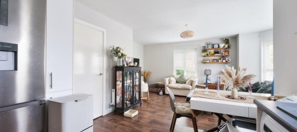 1 bedroom Apartment in Epsom, United Kingdom No. 9771 6