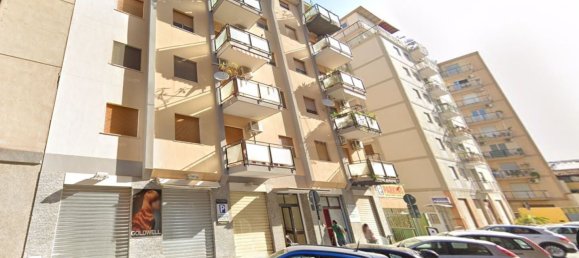 5 rooms Apartment in Palermo, Italy No. 50431 2