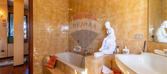 11 bedrooms House in Vigliano Biellese, Italy No. 319888 21