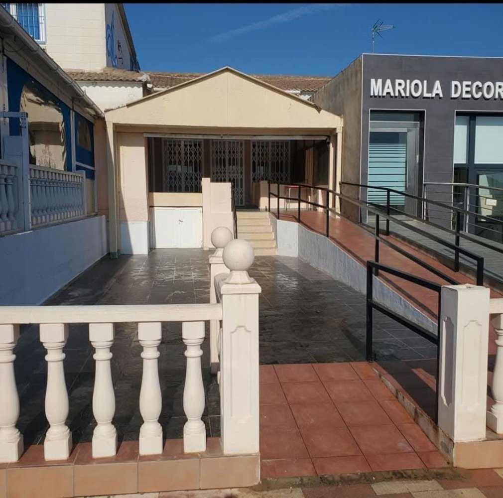 96m² Commercial property in San Fulgencio, Spain No. 248689