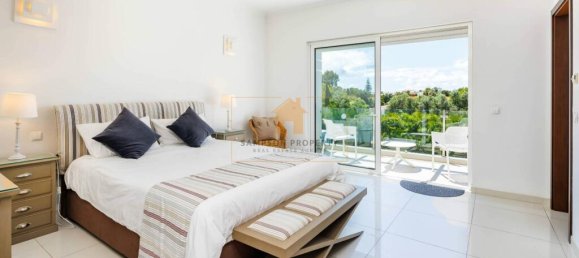 4 bedrooms Villa in Lagoa, Portugal No. 98918 3