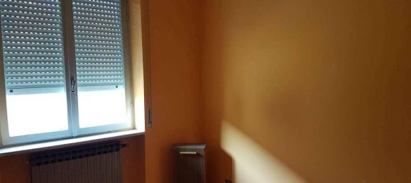 3-salle Appartement à Carnago, Italy No. 71678 12