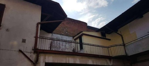 3-salle Appartement à Carnago, Italy No. 71678 15