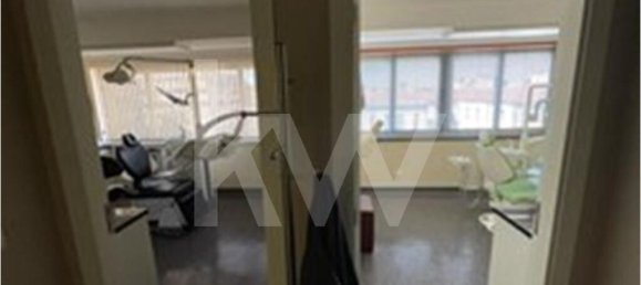 Gewerbliche Immobilie in Porto, Portugal 84m², Nr. 40447 4