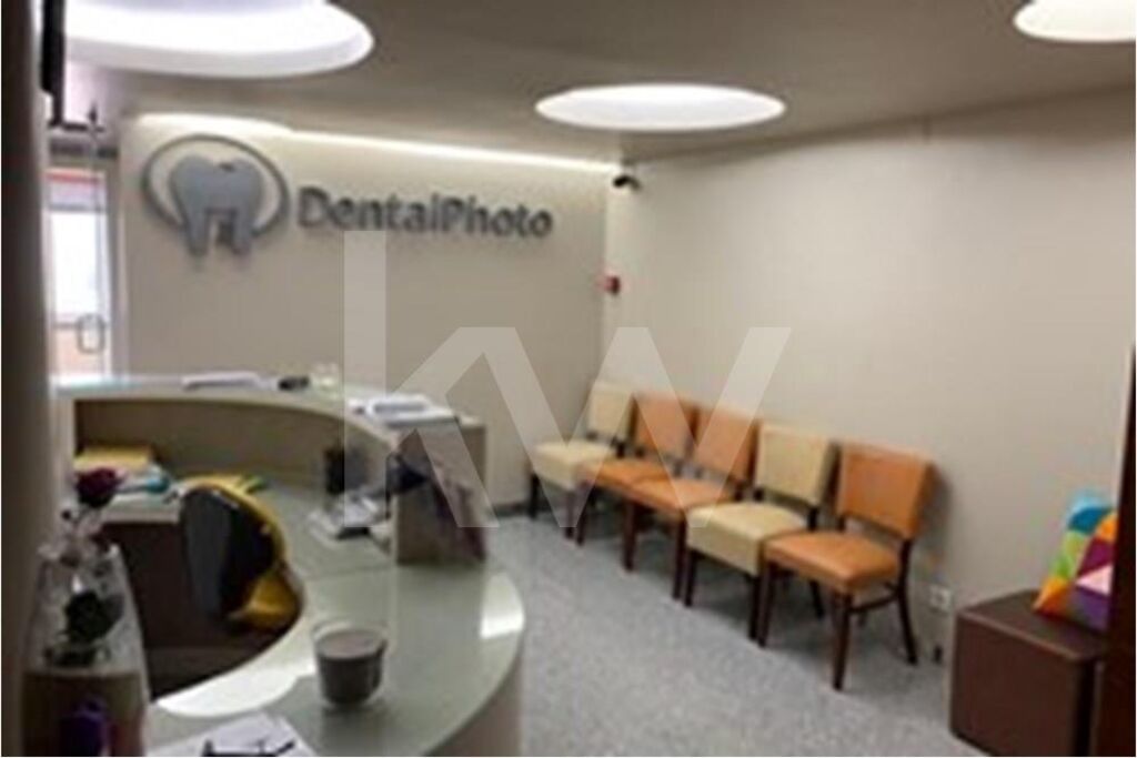 Gewerbliche Immobilie in Porto, Portugal 84m², Nr. 40447