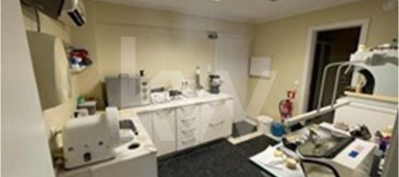 Gewerbliche Immobilie in Porto, Portugal 84m², Nr. 40447 12