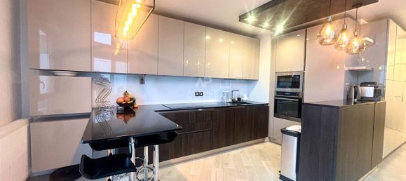 3 غرف نوم منزل ذو طابقين في Poissy, France رقم 144902 3