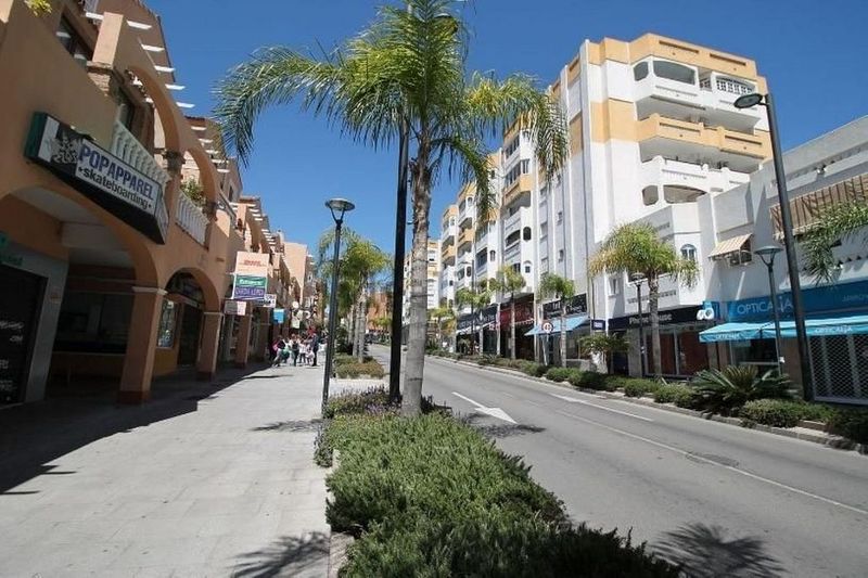  عقار تجاري في Benalmadena, Spain 67متر مربع رقم 219531
