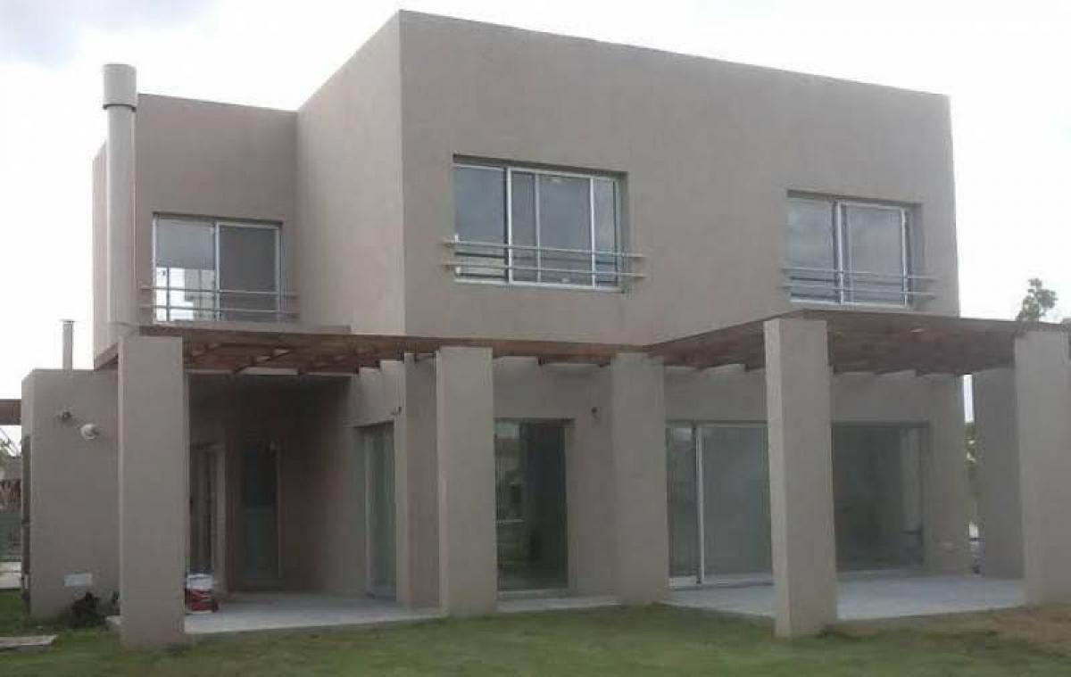 Casa de 3 dormitorios en Tigre, Argentina No. 64217