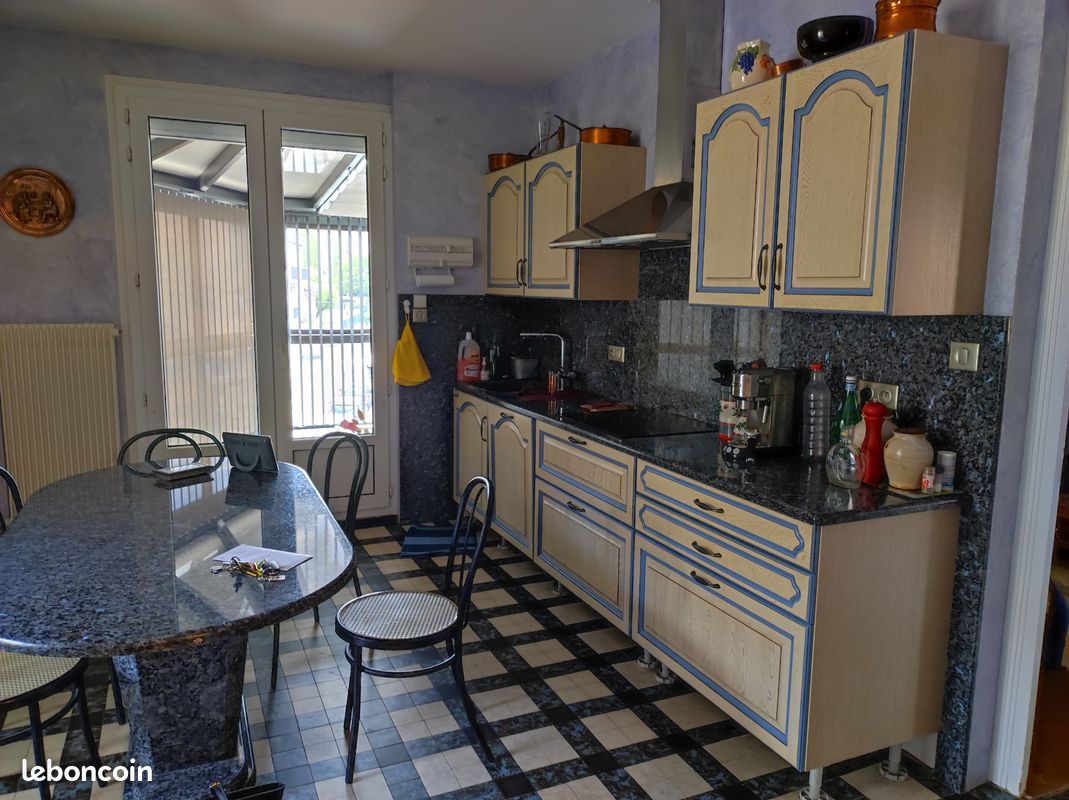 2 chambres Appartement à Le Puy-en-Velay, France No. 207649