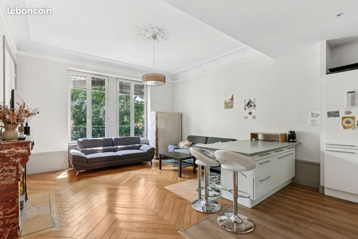 4 bedrooms Apartment in Villeurbanne, France No. 335409