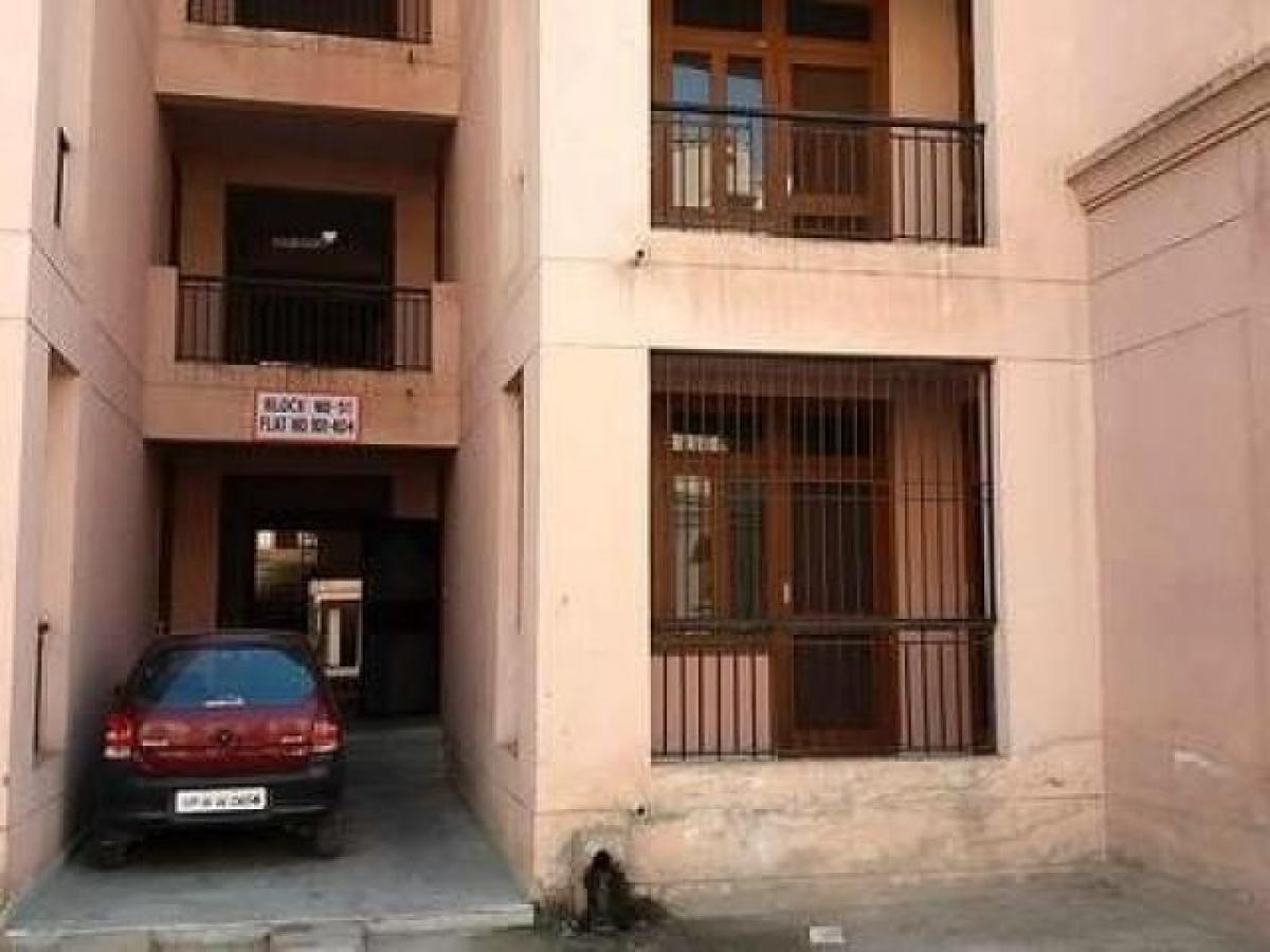 Дом с 3 спальнями в Нойда, Индия № 67982