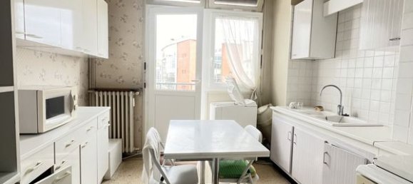 3 bedrooms Apartment in Troyes, France No. 62283 6