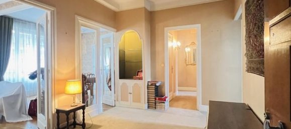 3 bedrooms Apartment in Troyes, France No. 62283 2