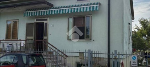 2 bedrooms Villa in Verona, Italy No. 324407 2