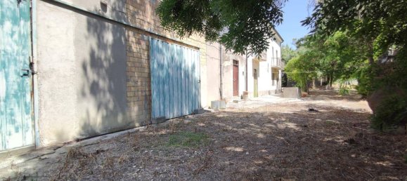 Дом с 5 комнатами в Казалангуида, Италия № 225334 5