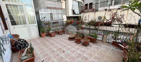Apartamento de 4 habitaciónes en Palermo, Italy No. 135017 21