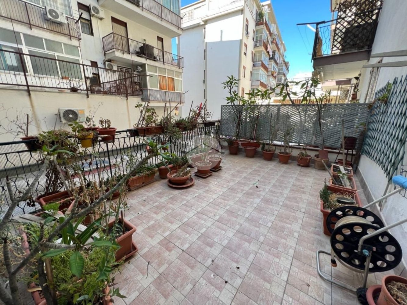 Apartamento de 4 habitaciónes en Palermo, Italy No. 135017