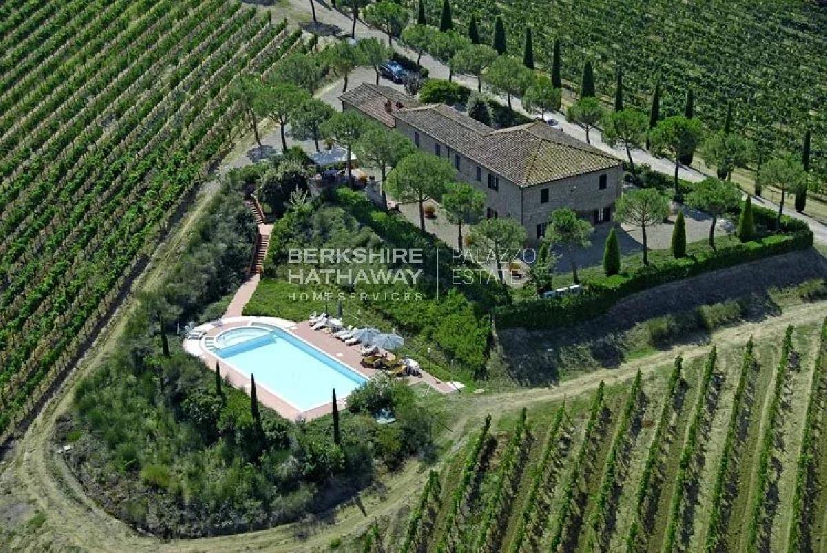 8 bedrooms House in Montepulciano, Italy No. 138201