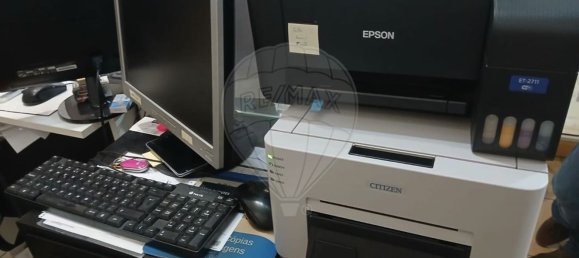 18m² Commercial property in Porto, Portugal No. 161827 3