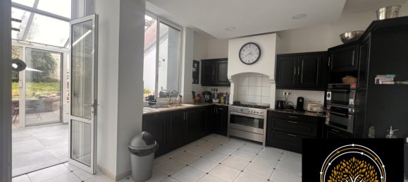 6 bedrooms House in Douai, France No. 39411 5