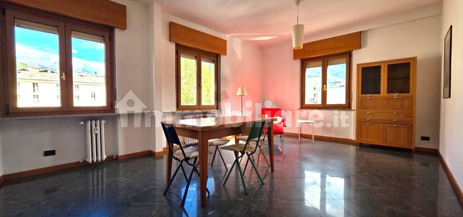 Apartamento T2 em Aosta, Italy N.º 340567