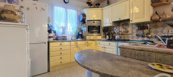 3 bedrooms Villa in Draguignan, France No. 281466 4