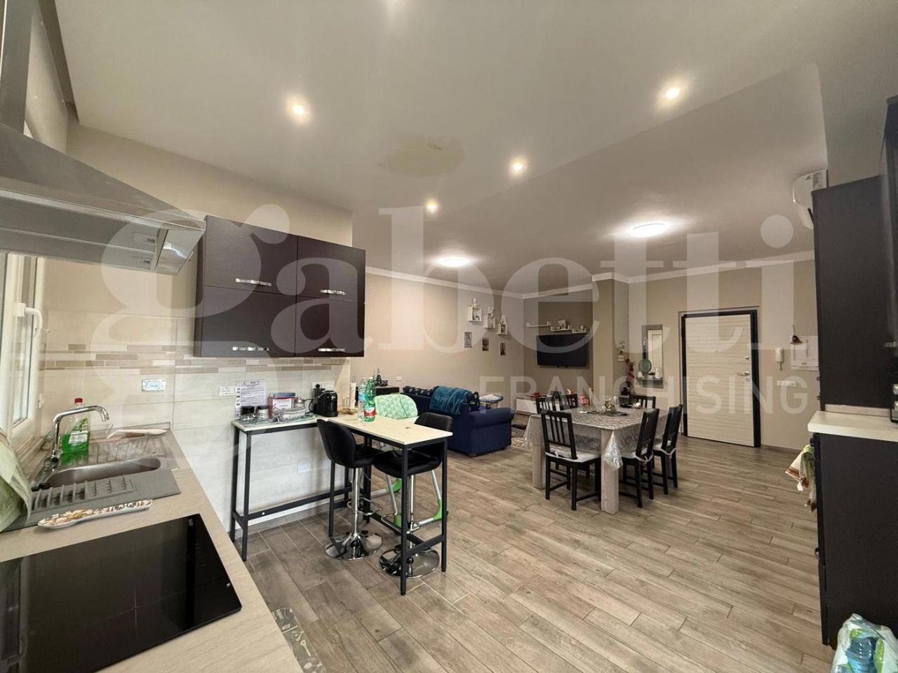 3-salle Appartement à Anzio, Italy No. 41256