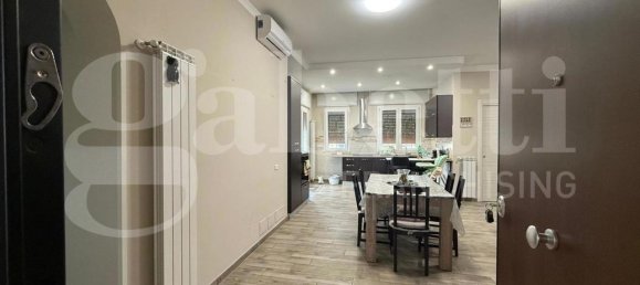 3-salle Appartement à Anzio, Italy No. 41256 2