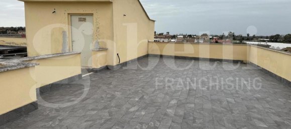 3-salle Appartement à Anzio, Italy No. 41256 18